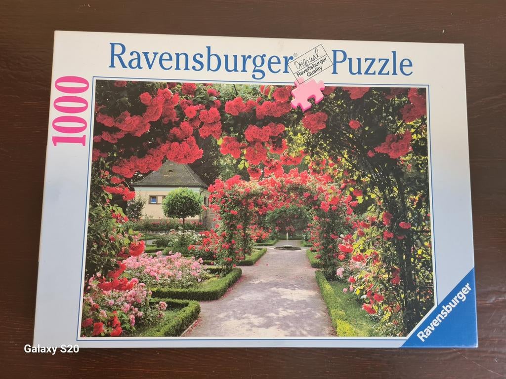 Ravensburger puzzel 1000 stukjes rozen tuin, Ophalen of Verzenden, 500 t/m 1500 stukjes, Zo goed als nieuw, Legpuzzel