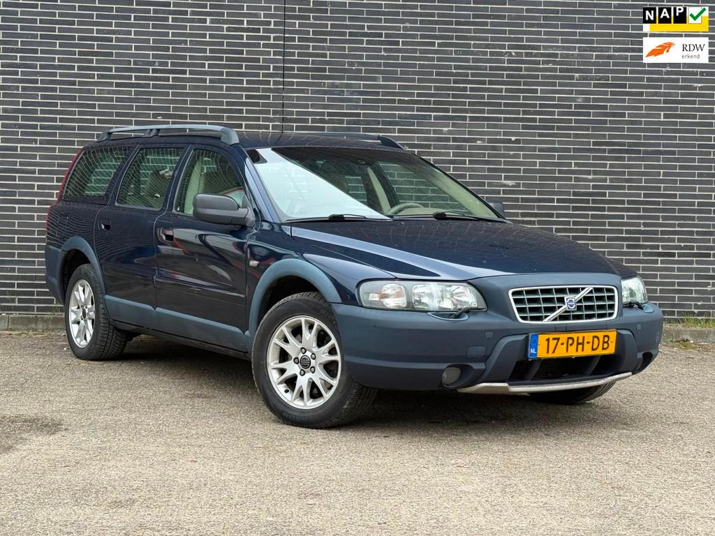 Volvo XC70 2.4 D5 Comfort Line Automaat, Leder, APK 12-'26!, Automaat, Stoelverwarming, 197 €/maand, XC70