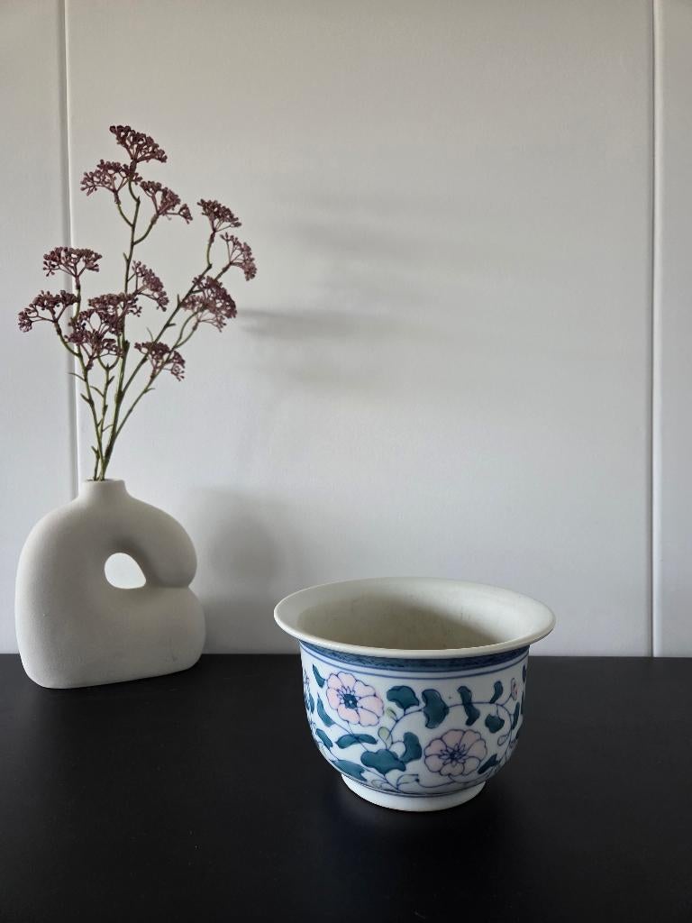 Vintage porseleinen bloempotje / plantenpot - bloemenmotief, Gebruikt, Rond, Ophalen of Verzenden, Aardewerk