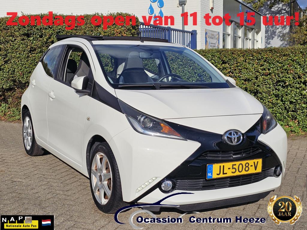 Toyota Aygo 1.0 VVT-i x-Wave Cabrio-Top! Camera! Zondag OPEN, Auto's, Toyota, Voorwielaandrijving, Stof, Gebruikt, Euro 6