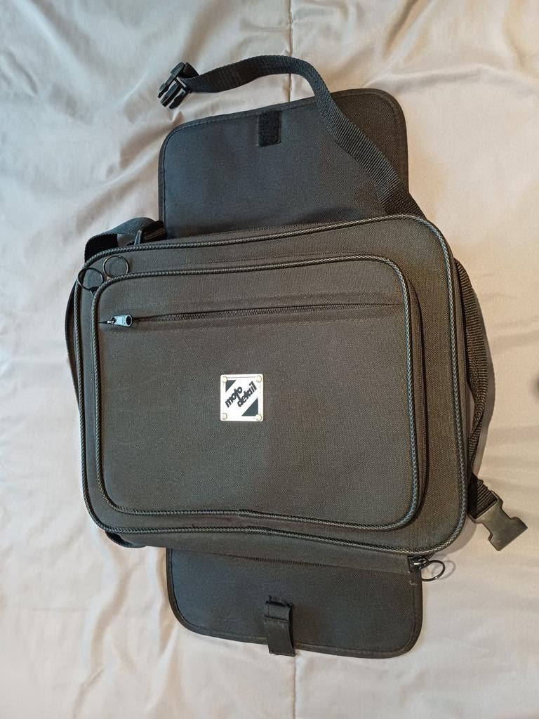 Kleine kunststof tanktas voor evt motorkleding, Ophalen, Gebruikt