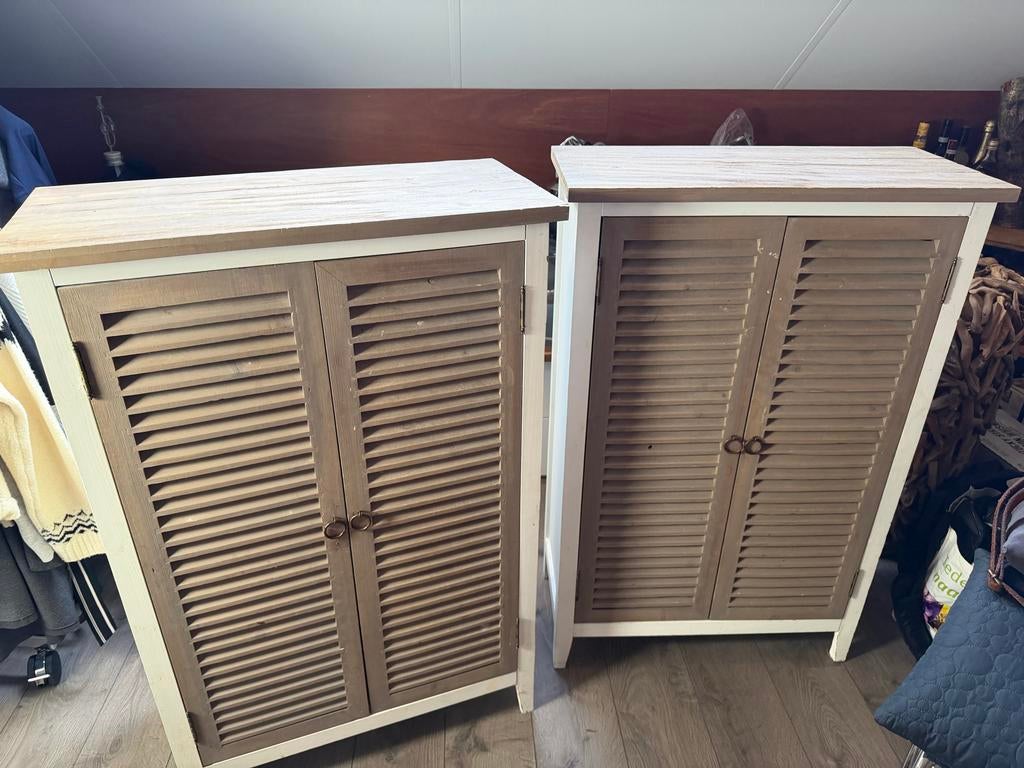 Louvre kast met twee deuren - Landelijke opbergkast, Ophalen, Gebruikt