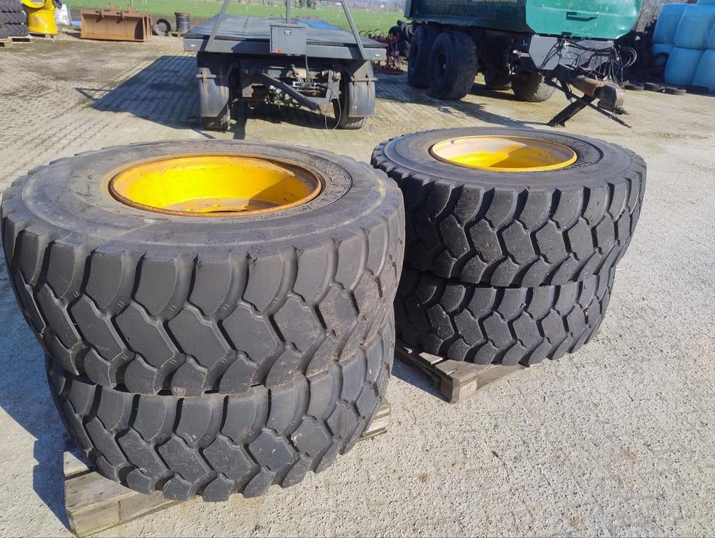 Goodyear 17.5r25 op 12 gaats velg shovel banden, Ophalen of Verzenden