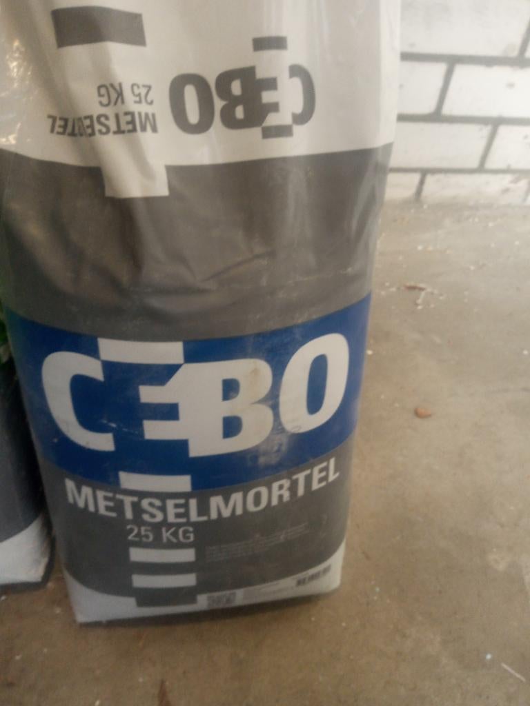 Metsel en gietmortel, Ophalen, Nieuw, Bakstenen