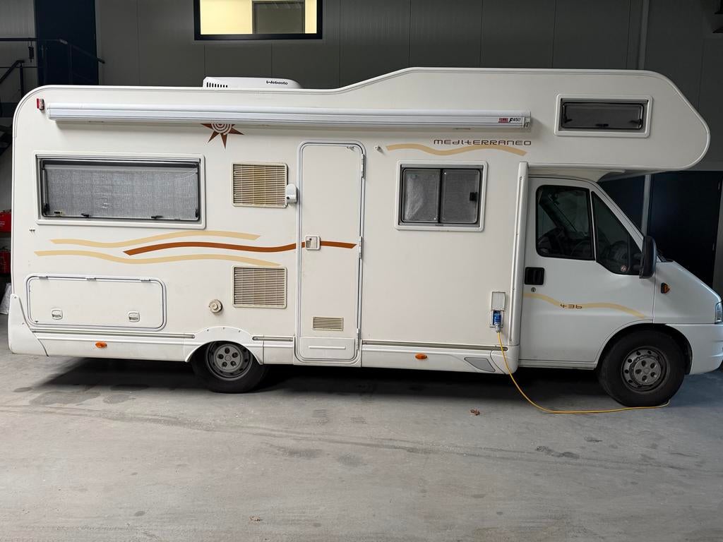 Complete camper uit 2005 met 4 slaapplaatsen en airco, Caravans en Kamperen, Campers, Bedrijf, Airconditioning, Tot en met 4