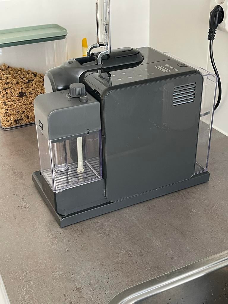 DeLonghi Nespresso machine - Perfecte koffie thuis, Koffiepads en cups, Espresso apparaat, Ophalen of Verzenden, Zo goed als nieuw