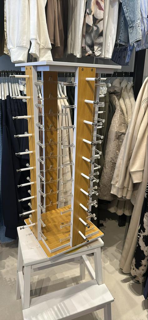 Houtlook draaibaar brillenrek, Ophalen, Zo goed als nieuw, Overige merken