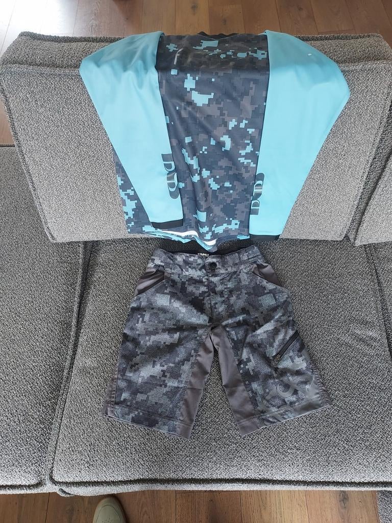 MTB setje IXS, maat 140, shirt en korte broek, Ophalen of Verzenden, Gebruikt, Bovenkleding