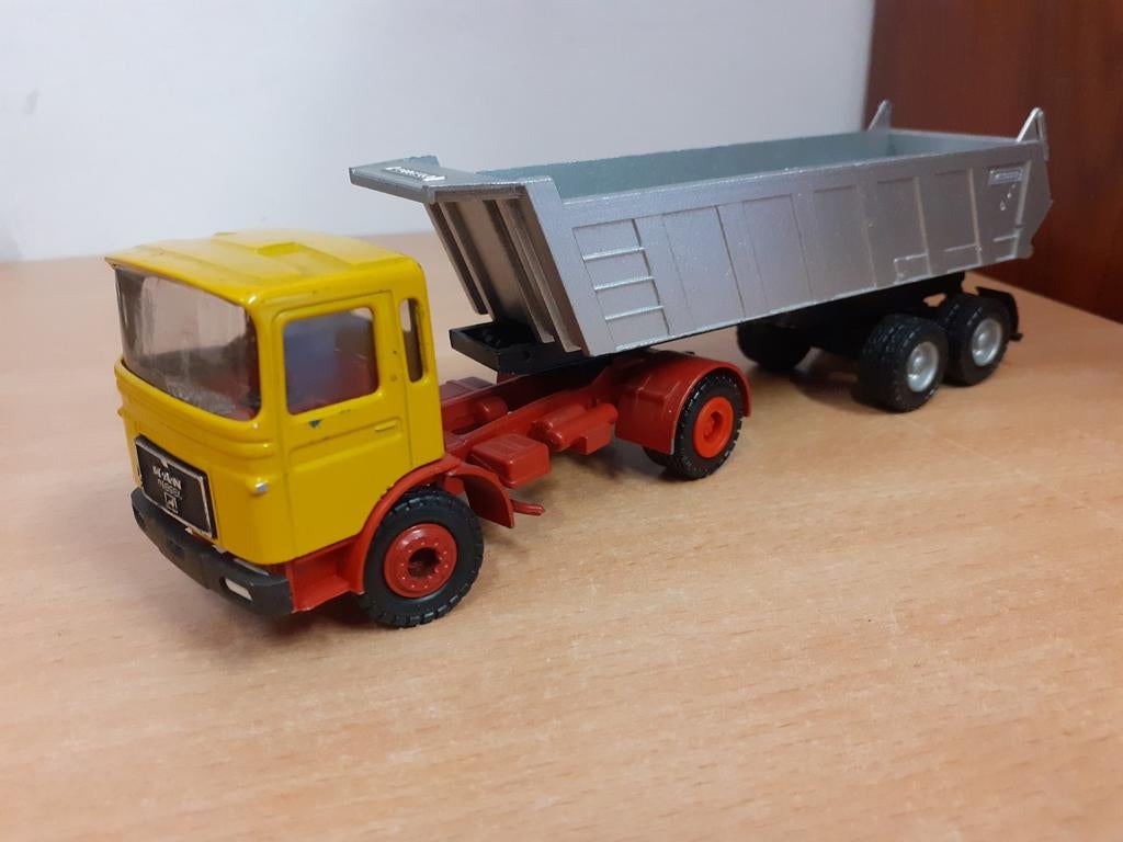 Man met Meiler kipper 1:50 Conrad, Ophalen of Verzenden, Gebruikt, Bus of Vrachtwagen, Conrad