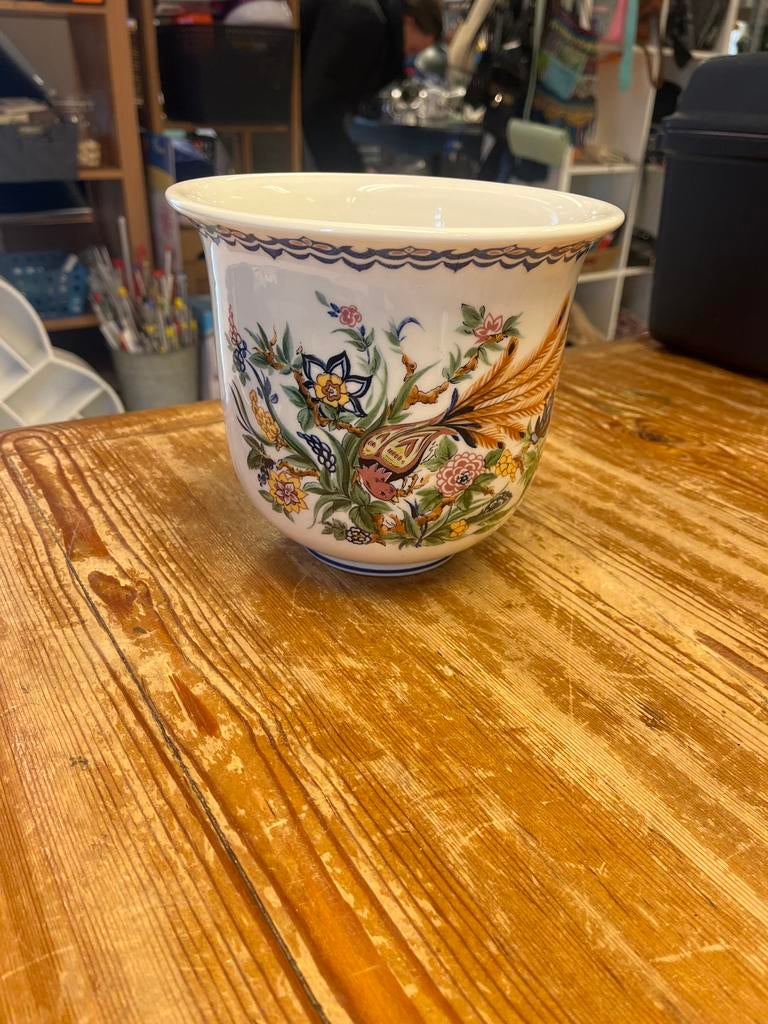 Decoratieve Bloempot met Oosterse Motieven, Gebruikt, Wit, Aardewerk of Porselein, Ophalen of Verzenden