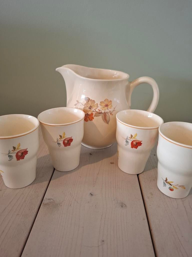 Vintage Crème Kan en Bekers met Bloemmotief, Ophalen of Verzenden