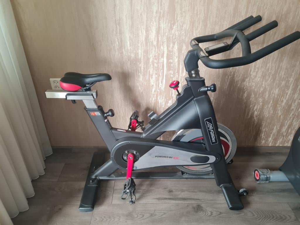 Spinfiets en crosstrainer, Ophalen, Zo goed als nieuw, Crosstrainer