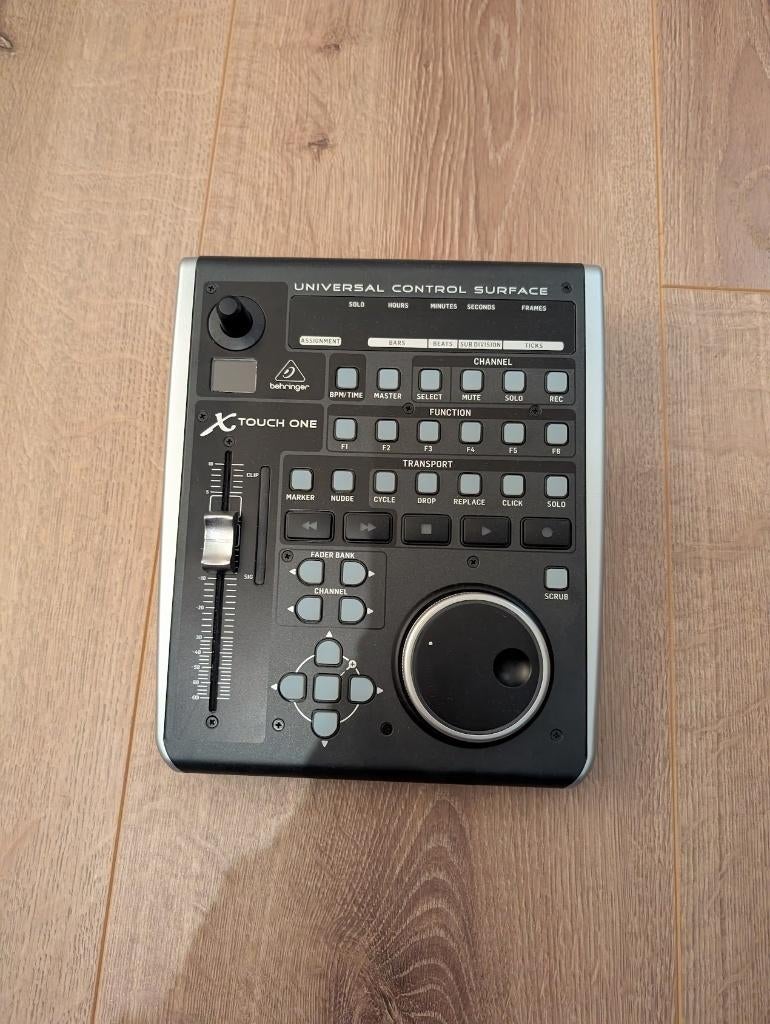 Behringer X-TOUCH ONE DAW-controller, Muziek en Instrumenten, Mengpanelen, Ophalen of Verzenden, Zo goed als nieuw, Minder dan 5 kanalen