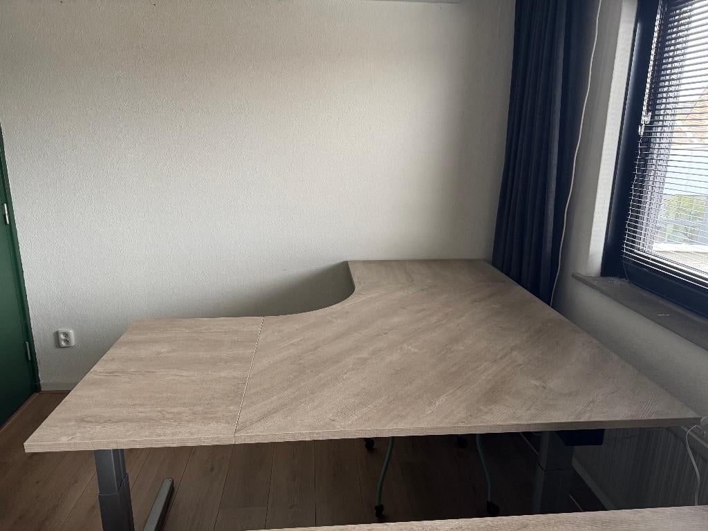 Ahrend hoekbureau, Ophalen, Gebruikt, In hoogte verstelbaar, Hoekbureau