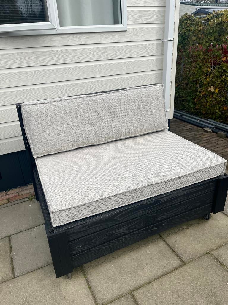 Palletbank met lichtgrijze ,werkje stevige kussens, Ophalen, 75 tot 100 cm, Rechte bank, Nieuw