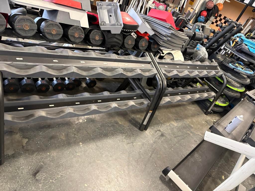 Technogym zwarte dumbbell rek rekken ( evt 4 stuks ), Dumbbell, Ophalen, Evt 4 x, Dumbbell rek