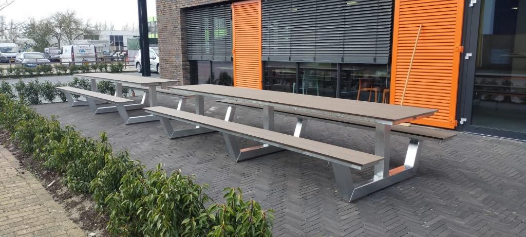 Picknicktafel 4 meter, duurzaam en onderhoudsarm., Ophalen of Verzenden, Nieuw, Rechthoekig, Staal