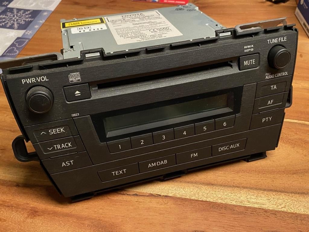 Toyota Prius 3 radio CD speler, Auto diversen, Autoradio's, Ophalen of Verzenden, Zo goed als nieuw