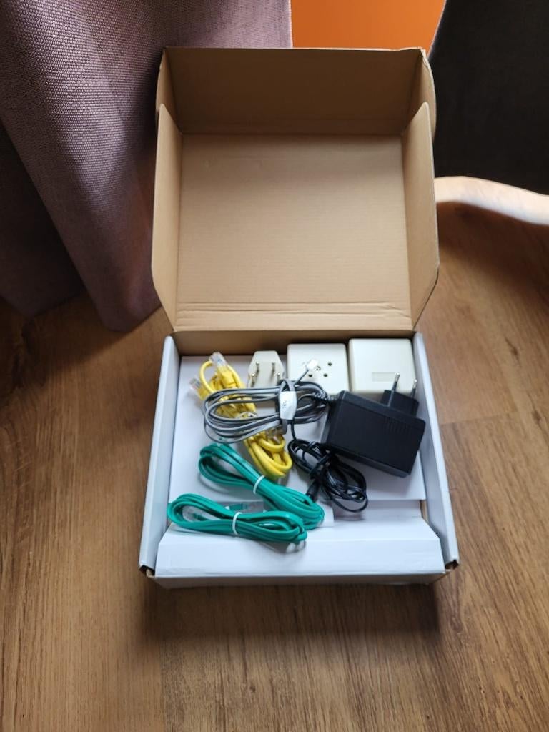 Zyxel T50, Ophalen of Verzenden, Zo goed als nieuw, Router, ZyXxel