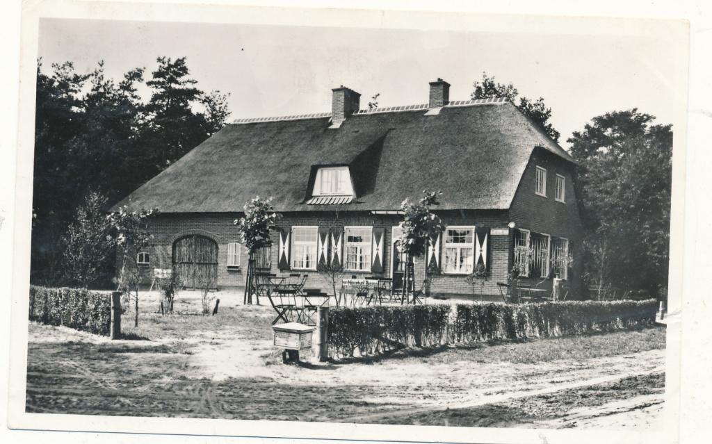 1380  Udenhout café de Rustende Jager Eig. P. van de Wiel, Ophalen of Verzenden, 1940 tot 1960, Noord-Brabant