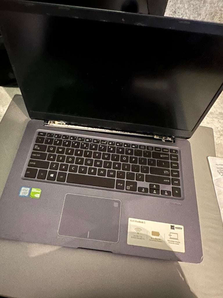 Asus vivobook 256gb i7 (kapot scharnier), Computers en Software, Windows Laptops, Zo goed als nieuw, 15 inch, 2 tot 3 Ghz, Ophalen of Verzenden