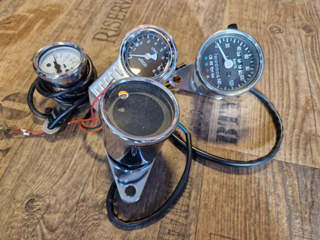 Volt meter snelheidsmeter toerentalmeter motor klokje, Ophalen of Verzenden