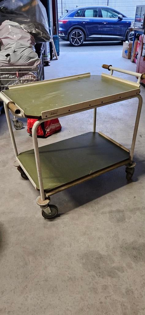 Oude ziekenhuiskar ,oerdegelijk  €40, Ophalen