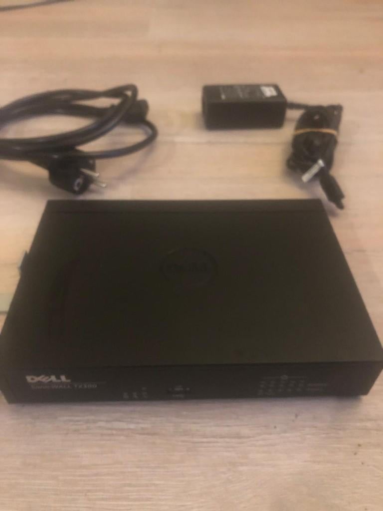 SonicWALL TZ300 | Gigabit firewall, Computers en Software, Ophalen of Verzenden, Zo goed als nieuw, Router, Overige merken