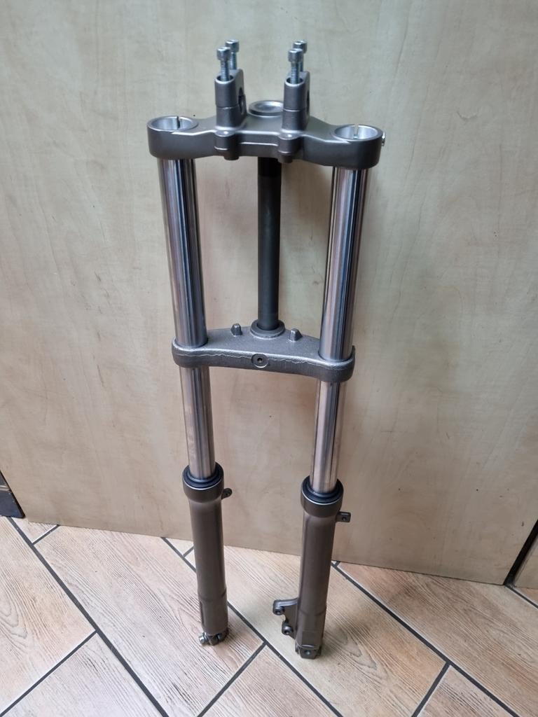 Nieuwe voorvork Rieju mrt € 245,- / Sherco sm-r € 299,-, Fietsen en Brommers, Brommeronderdelen | Algemeen, Nieuw, Frame, Ophalen of Verzenden