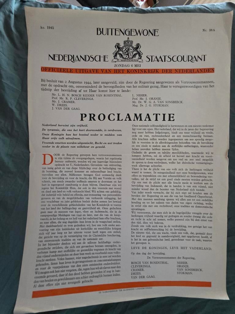 Editie van de Nederlandse Staatscourant zondag 6 mei 1945., Ophalen of Verzenden, Nederland, Boek of Tijdschrift