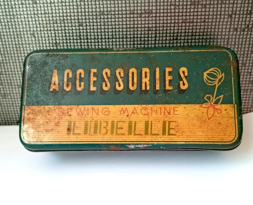 accessories sewing machine libelle blik, Ophalen of Verzenden, Overige