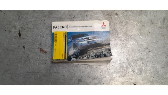 Instructie Boekje van een Mitsubishi Pajero, Gebruikt, -, -, Ophalen of Verzenden