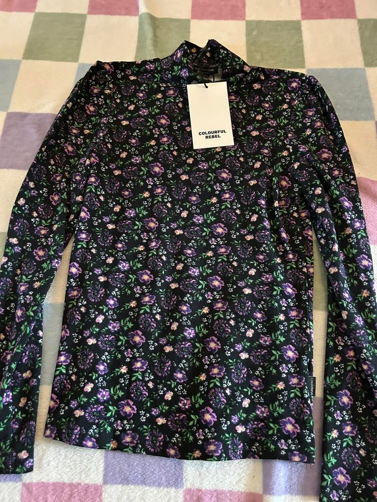 Colourful Rebel truitje paarse bloem, maat M, Maat 38/40 (M), Paars, Nieuw, Ophalen of Verzenden