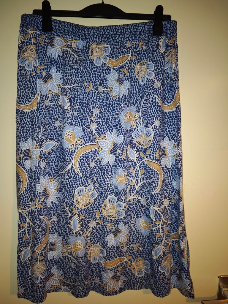 Blauw beige rok Brandtex 44
Lengte 84
Taille 86-114 elastisc, Kleding | Dames, Ophalen of Verzenden