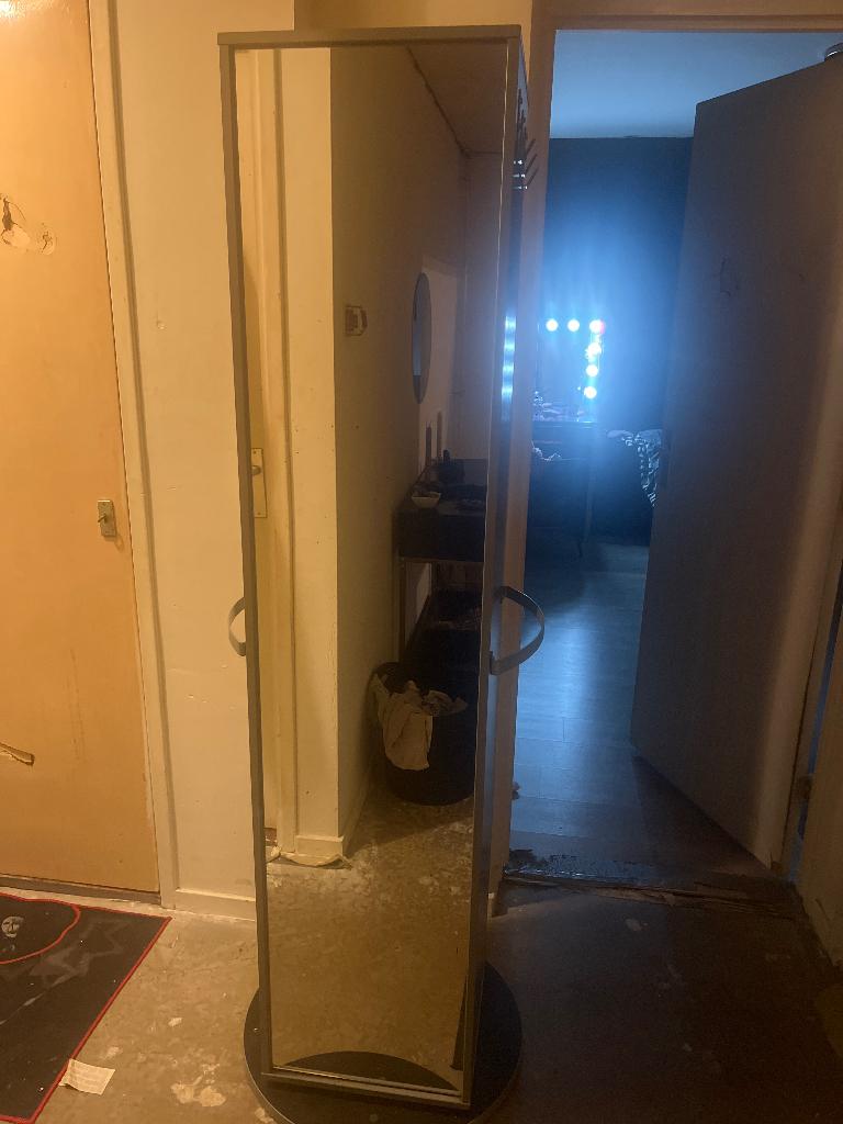 Draaibare spiegelkast, Huis en Inrichting, Kasten | Overige, Ophalen, Zo goed als nieuw