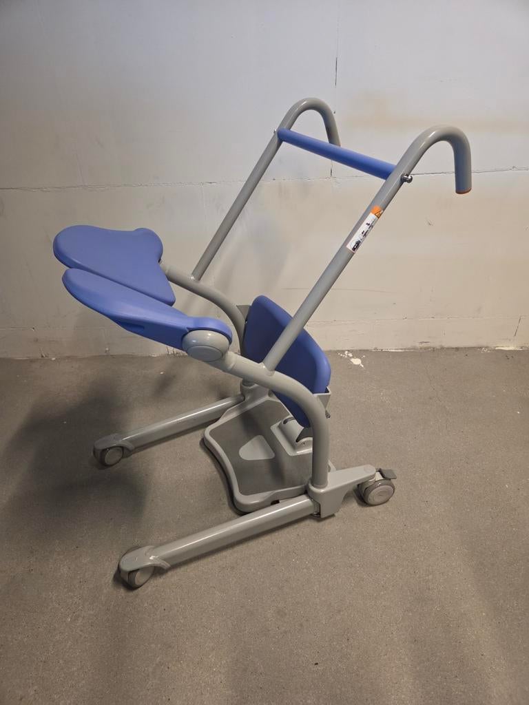 Sara Stedy sta op hulp / transfer hulp, Ophalen