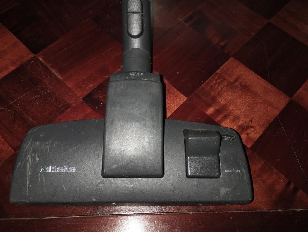 Miele stofzuiger mond, Witgoed en Apparatuur, Stofzuigers, Ophalen of Verzenden, Zo goed als nieuw, 1200 tot 1600 watt, Stofzuiger