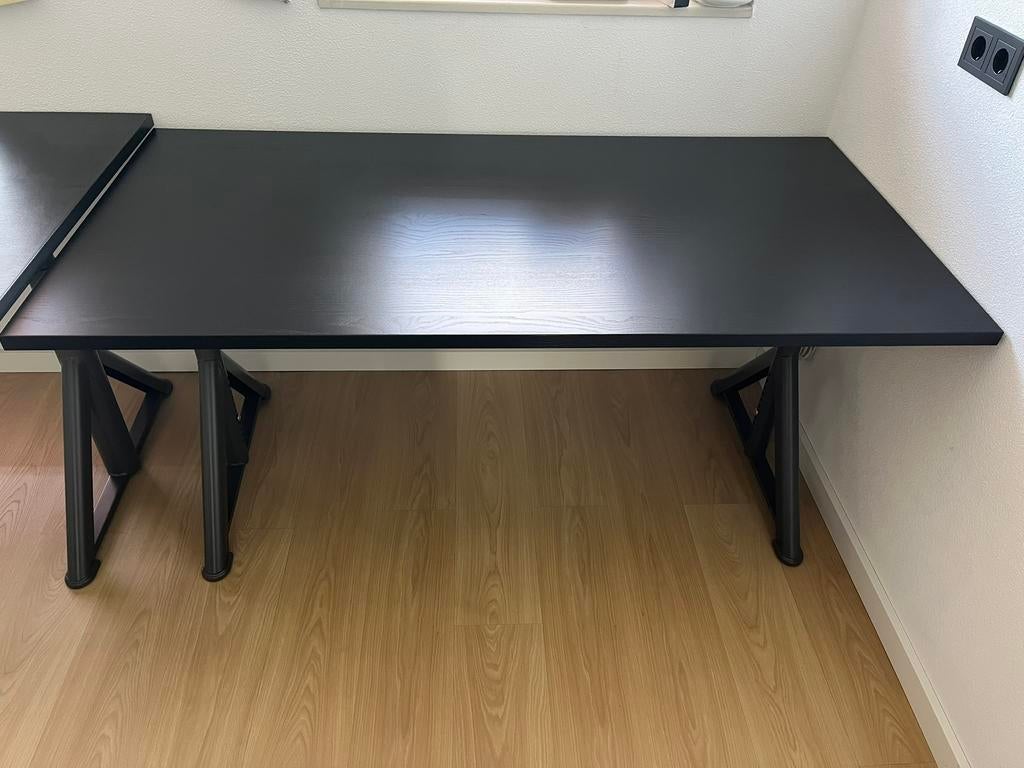IKEA bureau Idåsen: zwart/donkergrijs 160x80, Huis en Inrichting, Bureaus, Ophalen, Zo goed als nieuw
