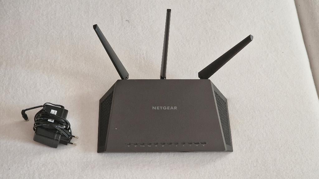 Netgear Nighthawk R7000, Computers en Software, Routers en Modems, Ophalen, Zo goed als nieuw, Router met modem, Netgear