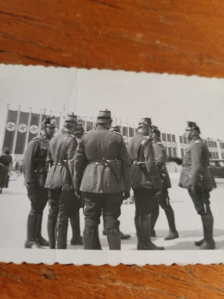 Foto Duitse politie met Luger holsters, Ophalen of Verzenden, Overige soorten, Duitsland, Foto of Poster