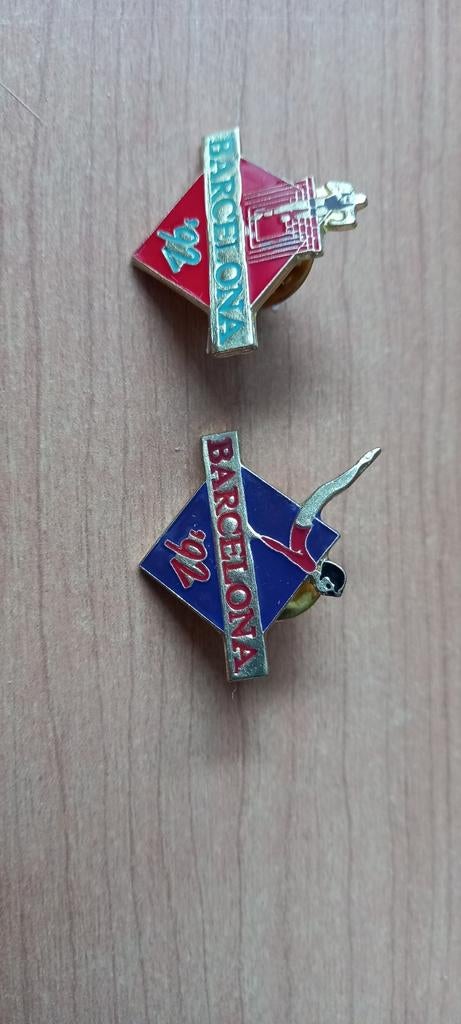 2 Speldjes Olympische Spelen Barcelona 1992, Ophalen of Verzenden, Gebruikt, Sport, Speldje of Pin