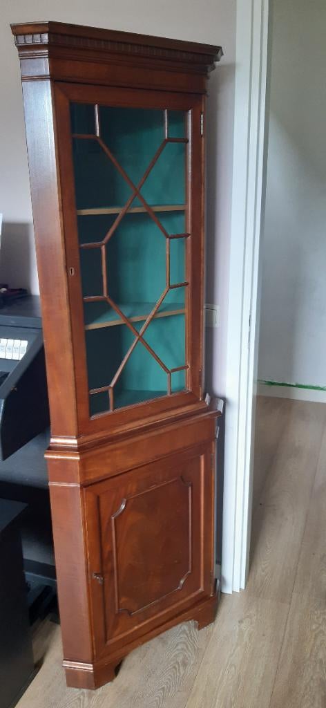 Hoekkast Engelse stijl, mahoniehout, Huis en Inrichting, Kasten | Vitrinekasten, Ophalen, Gebruikt, 50 tot 100 cm, 25 tot 50 cm