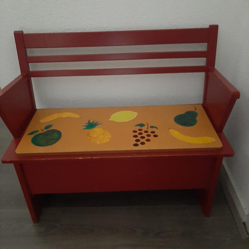 Een mooi speelgoed / zit opberg bankje ., Kinderen en Baby's, Kinderkamer | Tafels en Stoelen, Ophalen, Stoel(en)