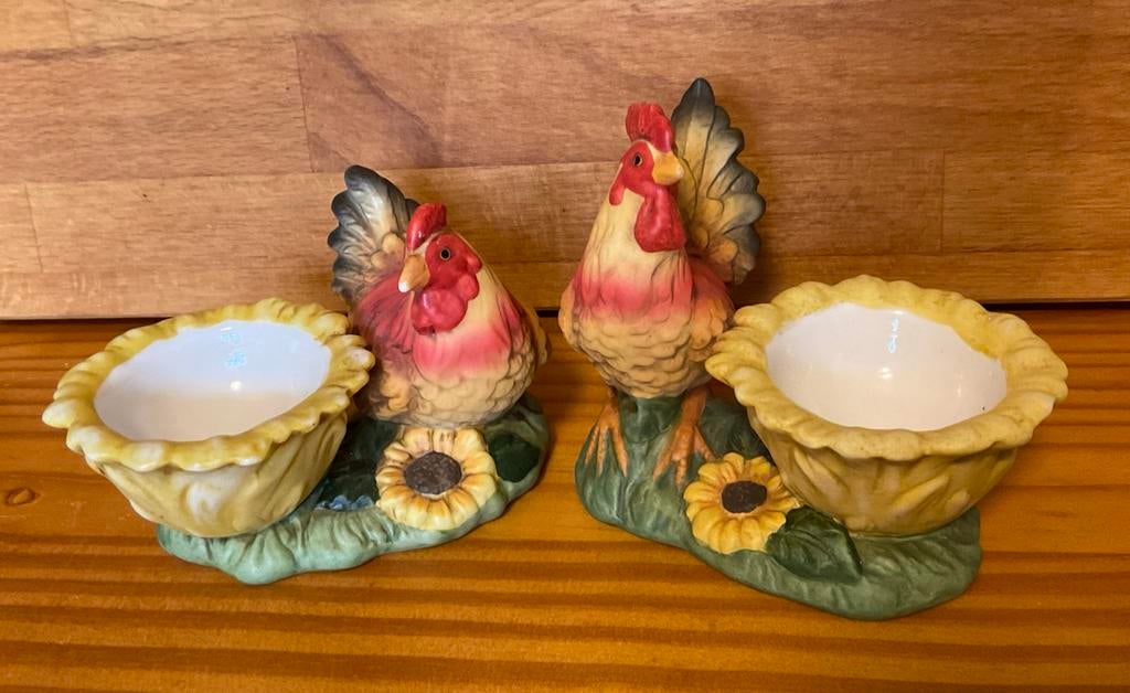 Eierdopjes van porselein, kip en haan, Gebruikt, Overige typen, Ophalen of Verzenden, Overige stijlen