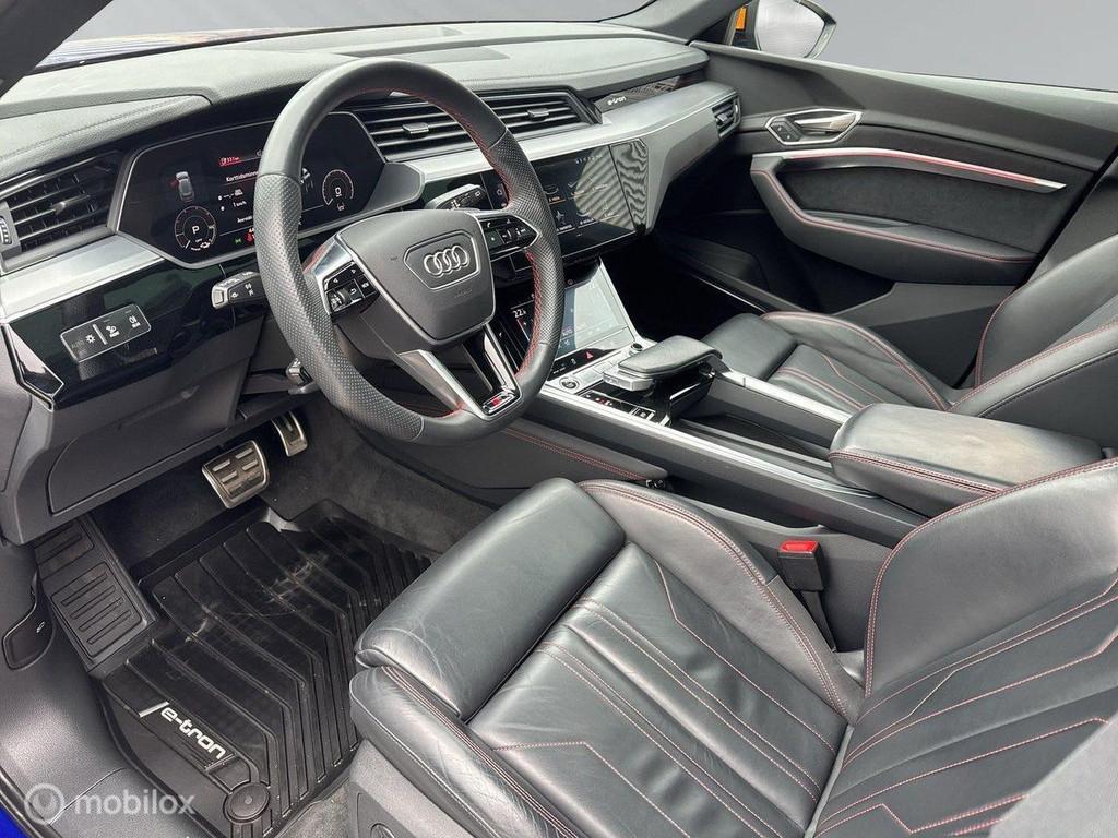 Audi Q8 e-tron 55 quattro S Edition 115 kWh B&O, pano, Auto's, Audi, Automaat, Gebruikt, Blauw, 491 km