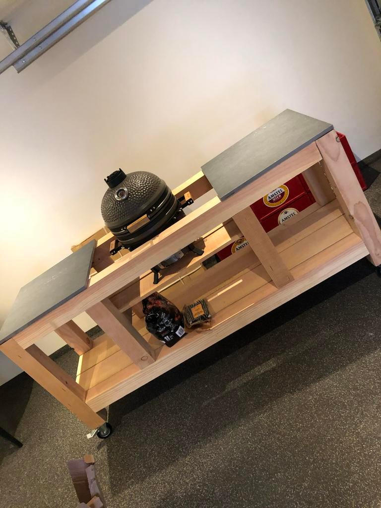 Douglas barbecue meubel met kamado 13”- BBQ! 200x60x93cm, Ophalen, Zo goed als nieuw, Houtskool, Vrijstaand