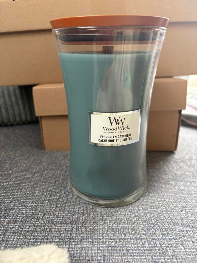 Nieuw woodwick large kaars evergreen cashmere, Overige materialen, Nieuw, Ophalen of Verzenden, Kaars