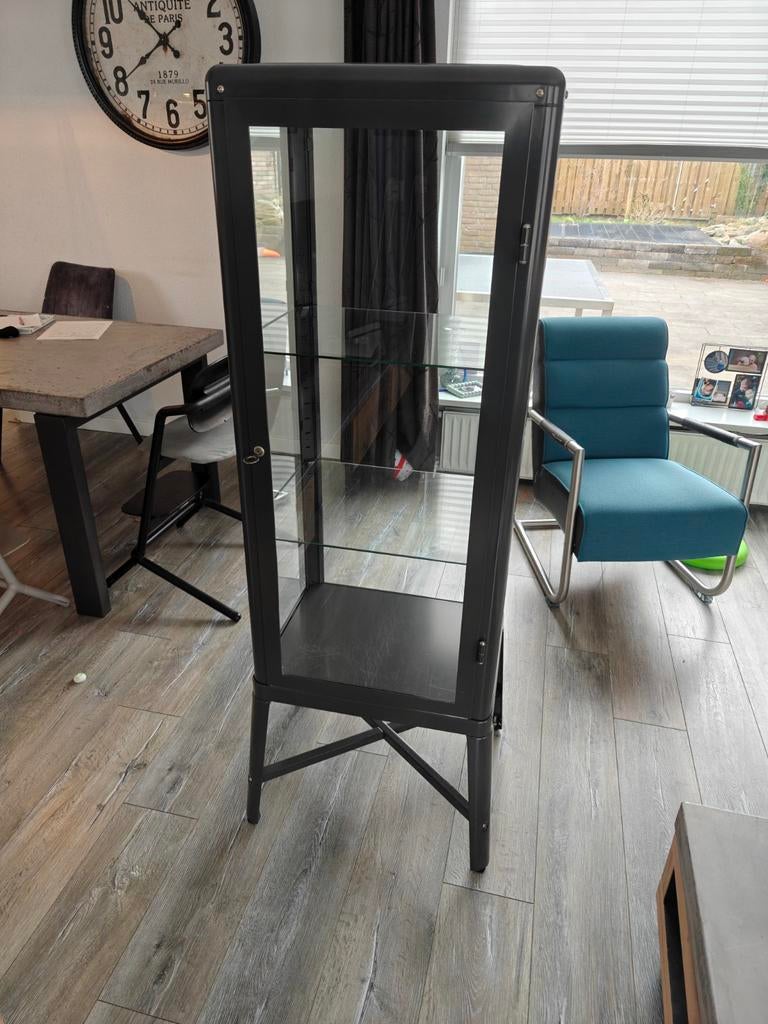 Ikea Fabrikor vitrinekast donkergrijs, Ophalen, 50 tot 100 cm, Glas, 150 tot 200 cm