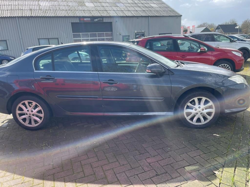 renault laguna 2008 2.0 16v   1500 euro!!!! 6-bak, Auto's, 1998 cc, Stof, 40 €/maand, 4 cilinders