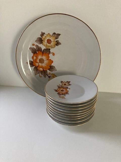10 dlg gebakstel jaren 70 porselein  made by Monopoli Italy, Huis en Inrichting, Keuken | Servies, Ophalen of Verzenden, Overige stijlen